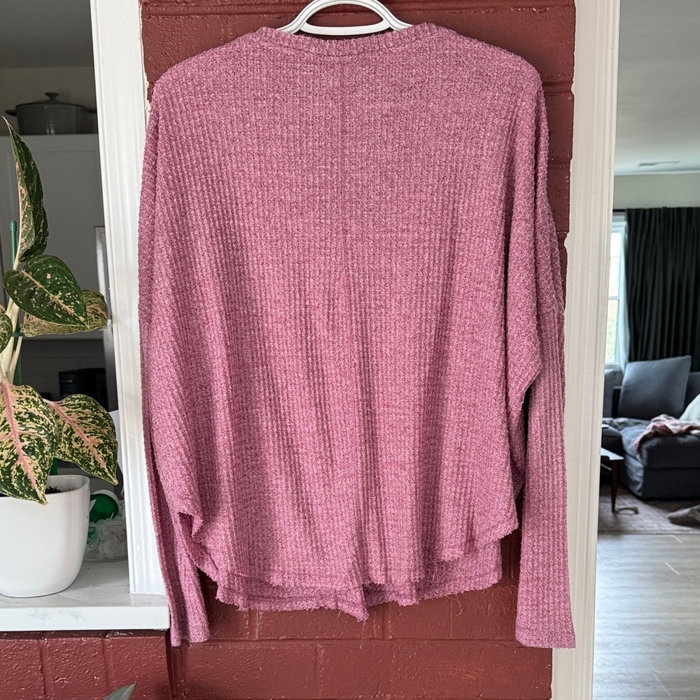 Urban Outfitters Pink Button-Front Ribbed V-Neck Long Sleeve Top - Picture 7 of 10